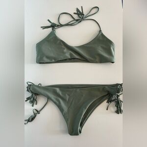 Swimsuit top and bottoms